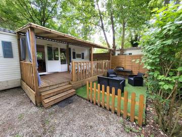 Location de vacances pour 6 personnes, avec piscine ainsi que terrasse et jardin, animaux acceptés à Saint-Thomas-en-Royans