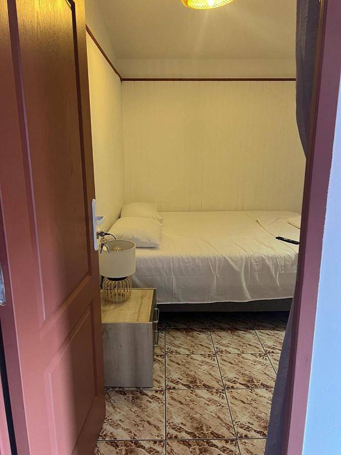 Chambre d’hôte pour 2 personnes, avec terrasse ainsi que vue et jardin sur l' Île de la Réunion