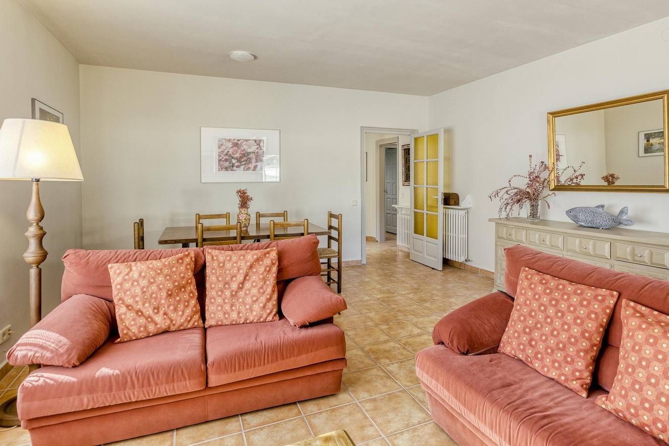 Geheel appartement, Appartement 'Residencial 1º 1ª' met privéterras, balkon en Wifi in Begur, Costa Brava