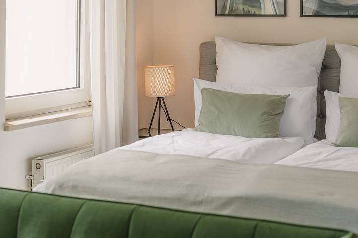 Ganze Wohnung, Exklusiv&Zentral: Apartment mit Balkon+Stellplatz in Frankenalb