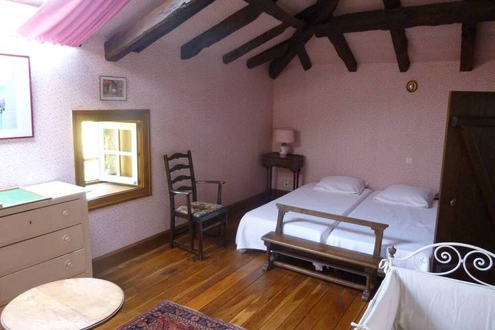 Location de vacances pour 9 personnes, avec jardin et terrasse dans Terres-de-Haute-Charente - 4