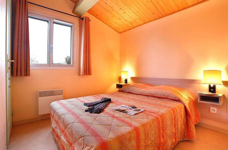 Hôtel pour 6 personnes, avec balcon ainsi que jardin et piscine à Tourrettes - 4