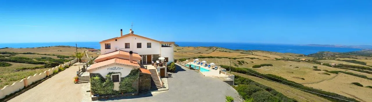 Casa de familia para 2 personas, con vistas además de piscina y jardín - 1
