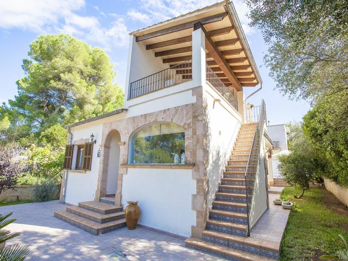 Casa de vacaciones para 6 personas, con jardín además de piscina y balcón, Familias con niños en Son Serra de Marina