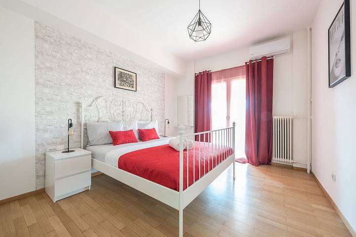 Appartement entier, Superb Acropolis view 3 bedroom apartment in historical center. in Section centrale d'Athènes, Athènes