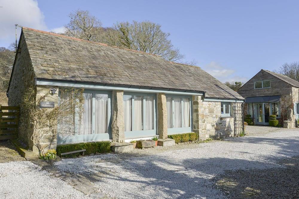 Hideaway Barn, family friendly, with a garden in Charlestown in Charlestown, Cornwall