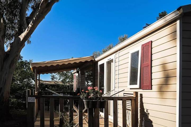 Camping pour 8 personnes, avec terrasse