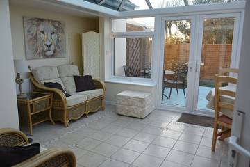 Log Cabin for 4 People in Mersea Island, Colchester, Photo 4