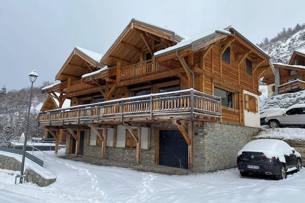 Chalet Panoramique | Vue, Jacuzzi, Sauna, Cheminée, Terrasse | Serre Chevalier in Saint-Chaffrey, Serre Chevalier