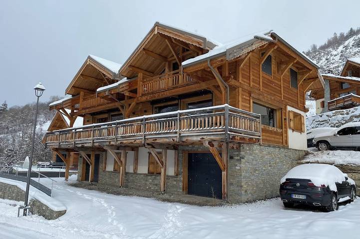 Chalet pour 9 personnes, avec sauna ainsi que jacuzzi et jardin dans Serre Chevalier