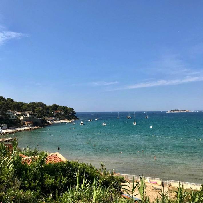 Location de vacances pour 4 personnes, avec piscine ainsi que vue et jardin, animaux acceptés dans Plage de La Gorguette - 2