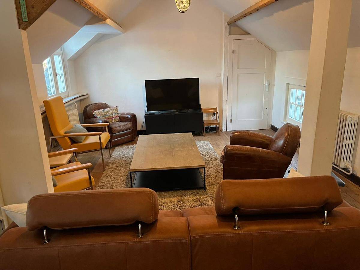 Six-Bedroom House in Cul-des-Sarts, Couvin