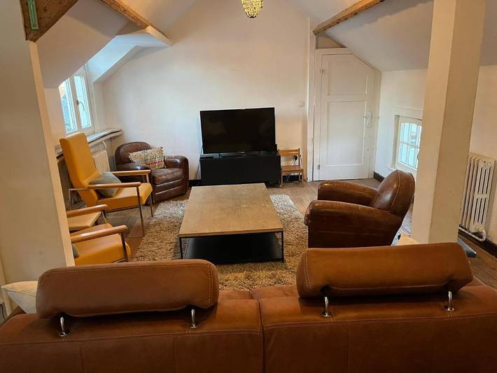 Maison de campagne pour 14 personnes, avec jardin ainsi que piscine et vue à Couvin - 3