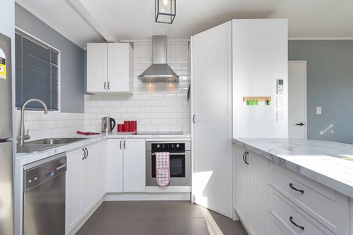 Holiday home for 10 people, with terrace in Auckland Council