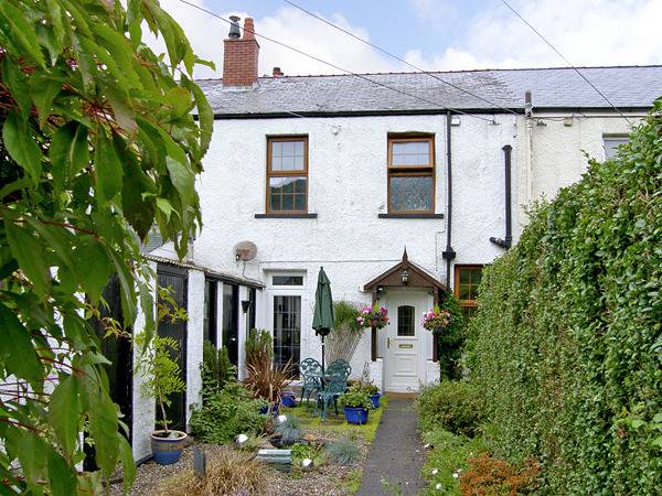 Railway Cottage in Fairbourne, Snowdonia