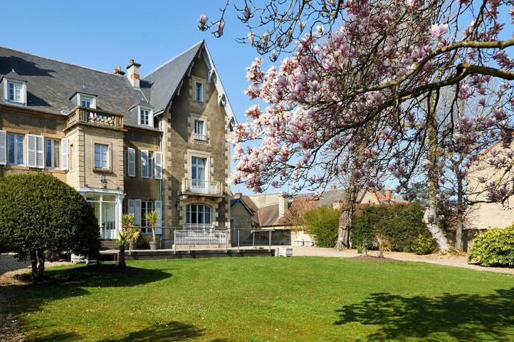 Hôtel pour 2 personnes, avec Terrasse et Jardin à Moulins