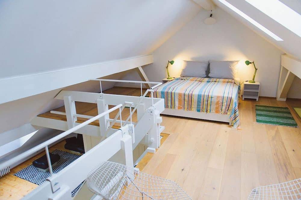 Ganze Wohnung, Loftig großräumige Wohnung mit natürlichem Flair und Seeblick in Utting, Ammersee