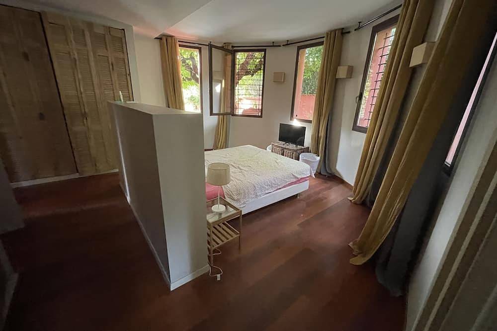 Villa de caractère avec grande piscine au pied des collines de Pagnol in Marseille, Région de Marseille