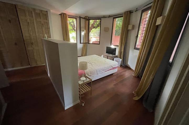 Location de vacances pour 8 personnes, avec jardin et terrasse, animaux acceptés dans Thermes de Camoins les Bains - 3