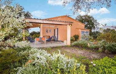 Gîte pour 6 personnes, avec terrasse et jardin à Serra-di-Ferro