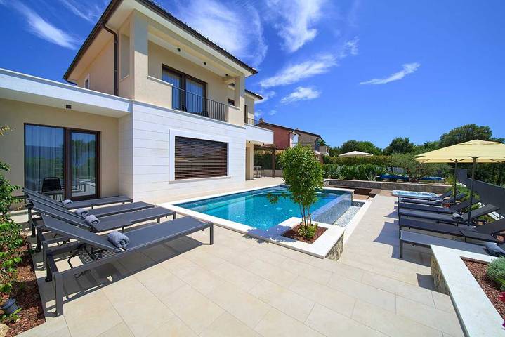 Ferienhaus für 12 Personen, mit Pool und Whirlpool sowie Garten und Sauna, mit Haustier in Pinezici - 2