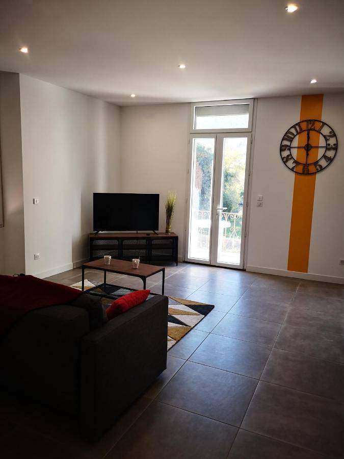 Gîte pour 8 personnes, avec Balcon ainsi que Terrasse et Vue à Esquièze-Sère - 2