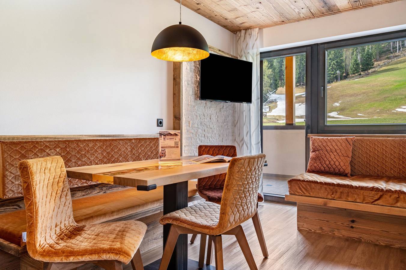 Ganze Wohnung, Chalet "Blosegghof Almwiese" mit Bergblick, privater Terrasse und Wlan in Bichl (Ratschings), Ratschings