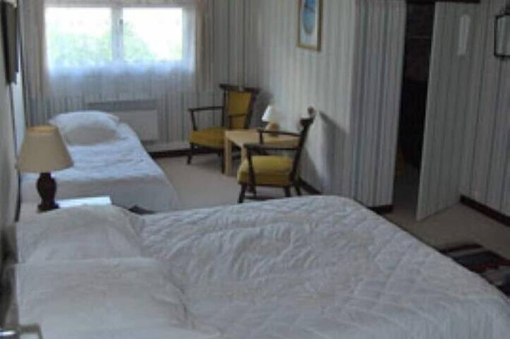 Location de vacances pour 6 personnes, avec jardin et piscine, animaux acceptés à Saint-Loubouer - 2