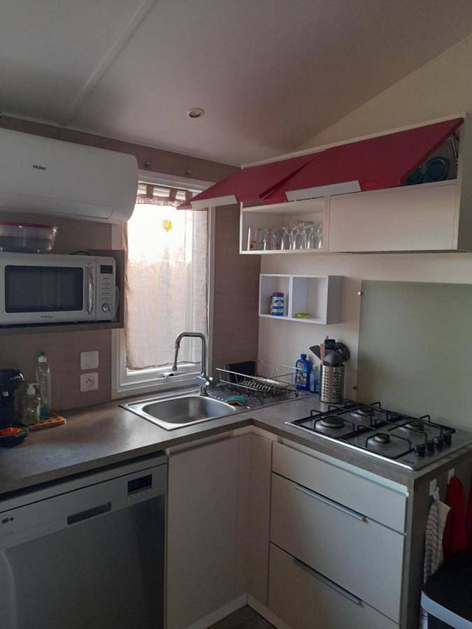 Location de vacances pour 5 personnes, avec piscine ainsi que jacuzzi et terrasse à Genouillé - 2