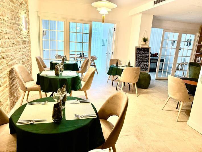 Hôtel pour 12 personnes, avec vue ainsi que piscine et jardin à Pommard - 2