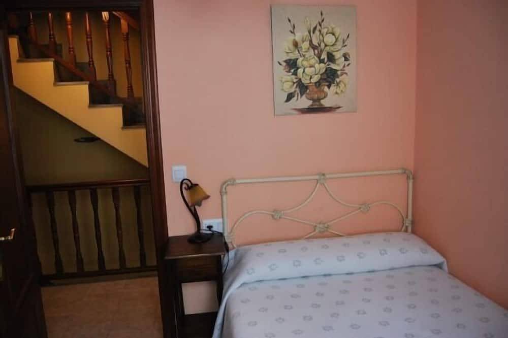 Cottage (full rental) El Colladín for 9-10 people in Tielve, Cabrales