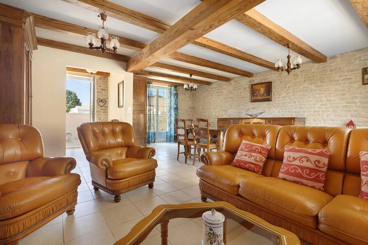 Casa de campo «La Demeure D'Elles» con terraza y jardín privados in Le Thou, Region de Rochefort