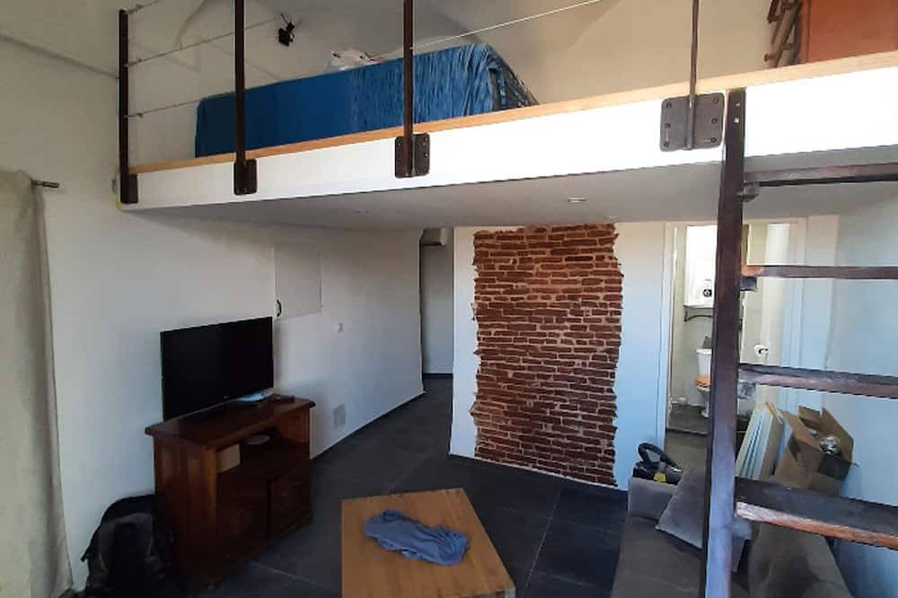 Ganze Wohnung, Studio located between the old port and the citadel. right in the town center. in Bastia, Cap Corse