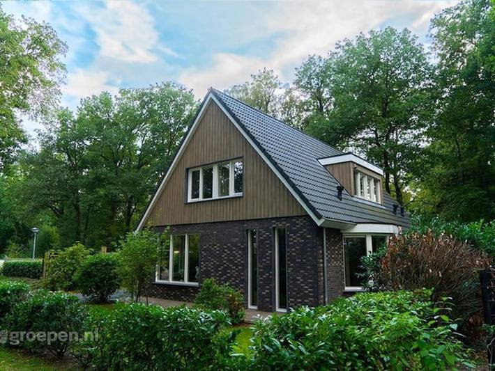 Villa per 10 persone, con terrazza e idromassaggio nonché sauna, adatto a famiglie con bambini in Commune di Apeldoorn