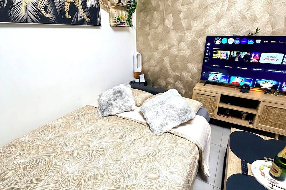 Apartamento entero, Paris - Cosy luxury 30m² with Japanese garden - Near metro station in Romainville, Sena-Saint Denis