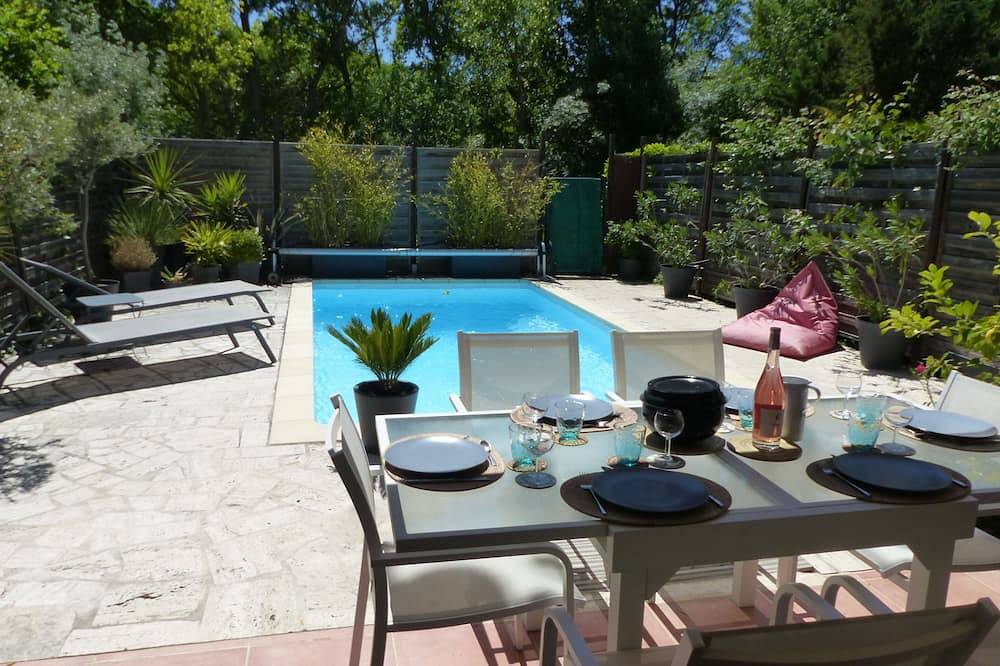Jolie Villa avec piscine sans vis à vis, le charme de Bali à Aix in Les Milles, Aix-en-Provence