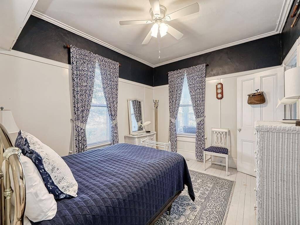 Zu Fuß zu Einkaufsmöglichkeiten und Restaurants. Nur ein paar Blocks vom Strand entfernt. in Cape May, Cape May County