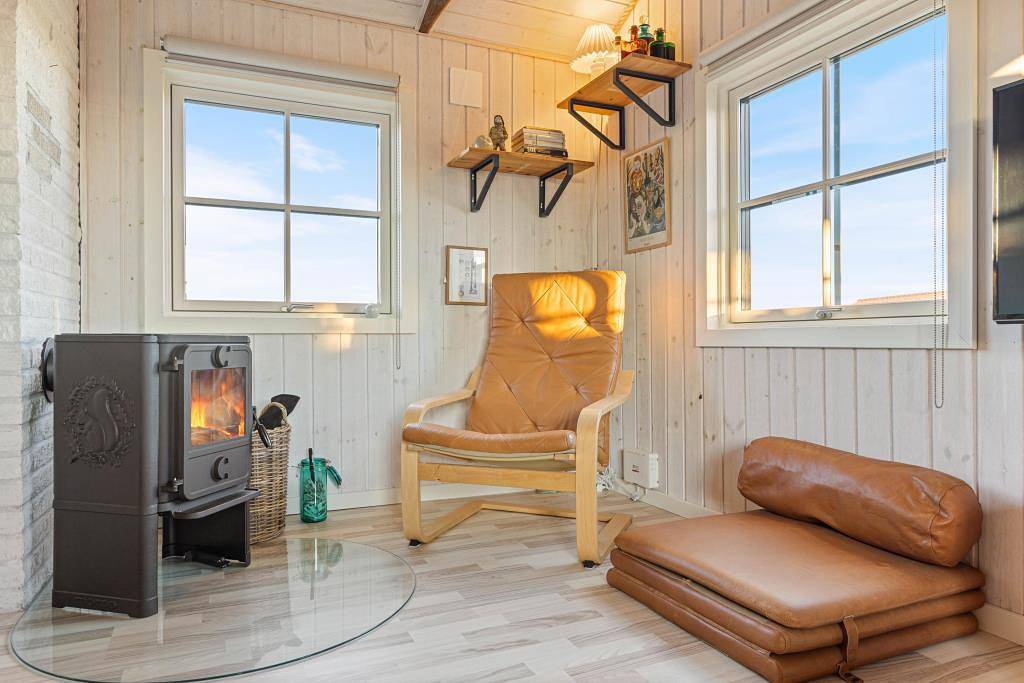 Traditionelles Sommerhaus mit Wintergarten in Hvide Sande, Holmsland Klit