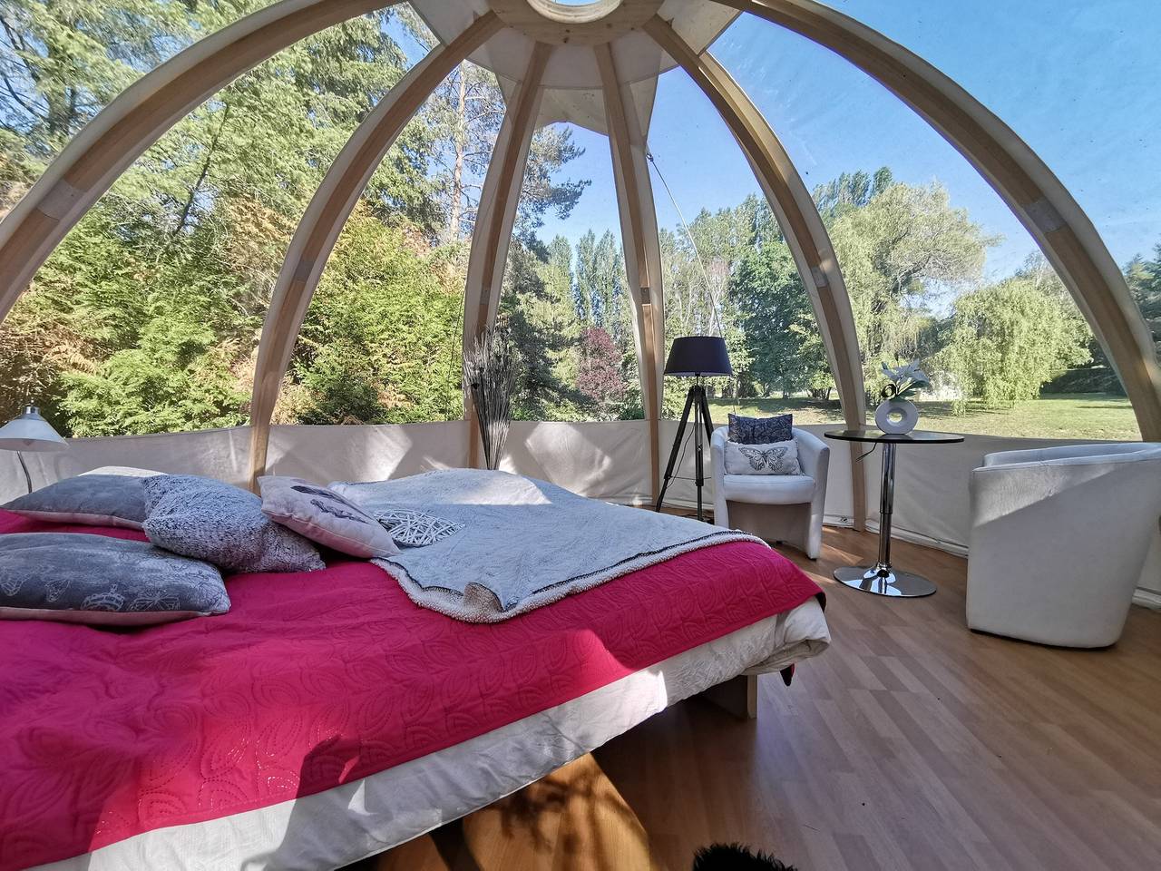 Chambre d’hôtes « Bulle des Châteaux » avec wifi et piscine in Chitenay, Sologne