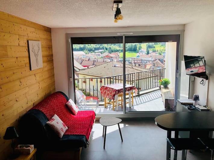 Gîte pour 4 personnes, avec Balcon ainsi que Terrasse et Vue dans Cinema Grand Ecran La Bresse