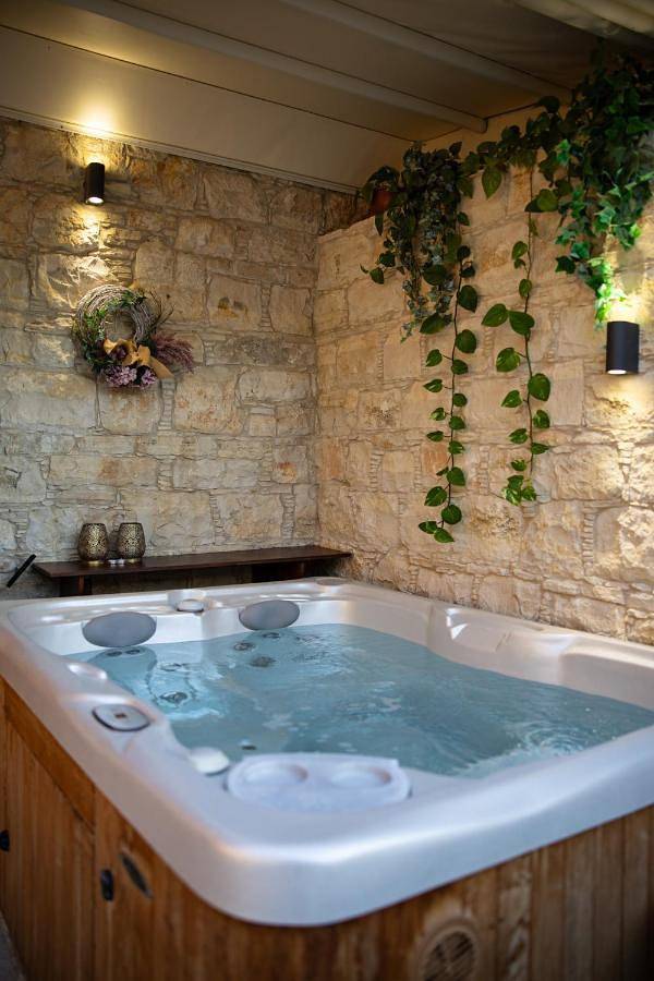 Gîte pour 2 personnes, avec jardin ainsi que terrasse et vue
