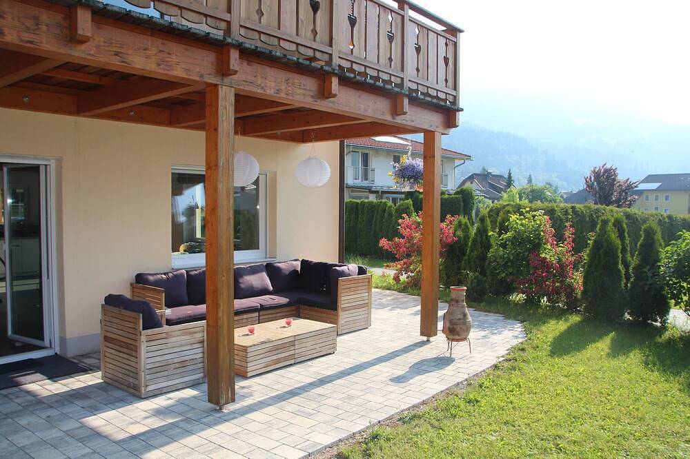Freistehendes, geräumiges Villa (180m2) direkt an Skipiste und Schwimmbades. in Kötschach-Mauthen, Bezirk Hermagor