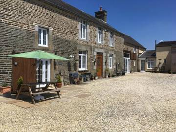 Gîte pour 2 personnes, avec piscine et jardin à Savigny-le-Vieux