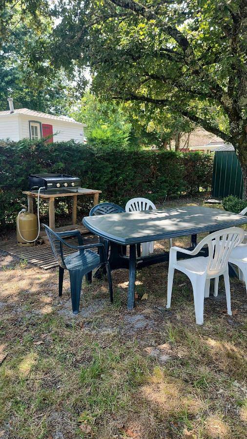 Camping pour 6 personnes, avec piscine ainsi que vue et jardin à Mimizan - 2