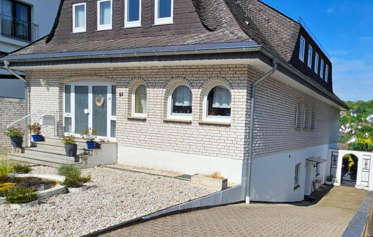 Ganze Wohnung, A large Fully Furnished Private Apartment in Linz am Rhein, Mittelrhein