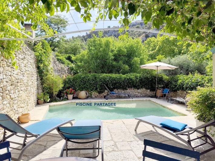 Ferienhaus für 3 Personen, mit Terrasse und Pool