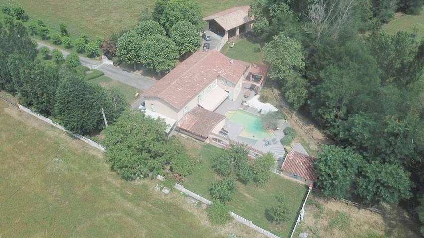 Location de vacances pour 15 personnes, avec bassin pour enfant et piscine ainsi que jardin et vue à Saverdun - 4