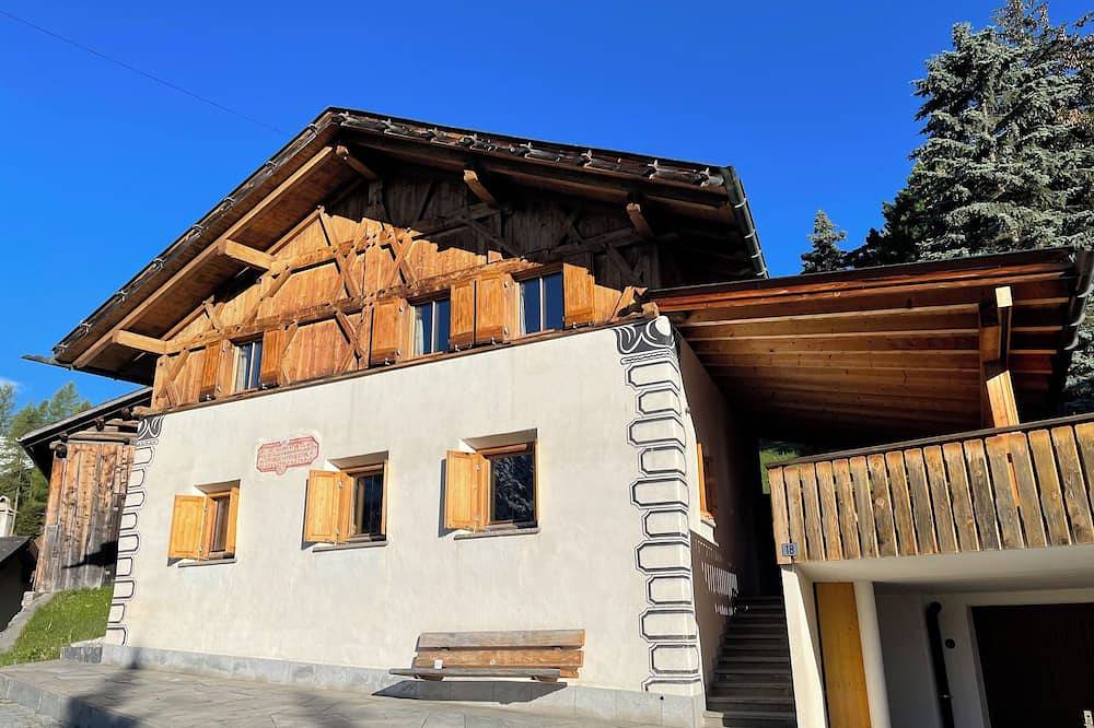 Gemütliches Engadinerhaus mit einmaliger Aussicht! in Valchava, Val Müstair