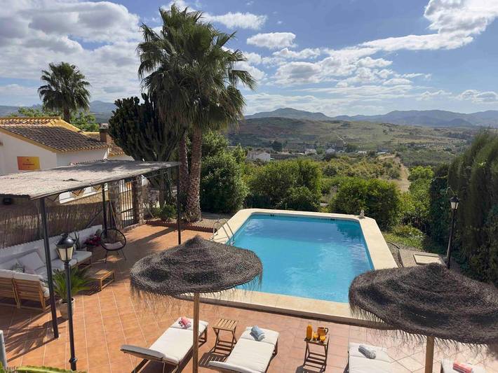 Maison d’hôte pour 3 personnes, avec vue ainsi que jardin et piscine à Álora