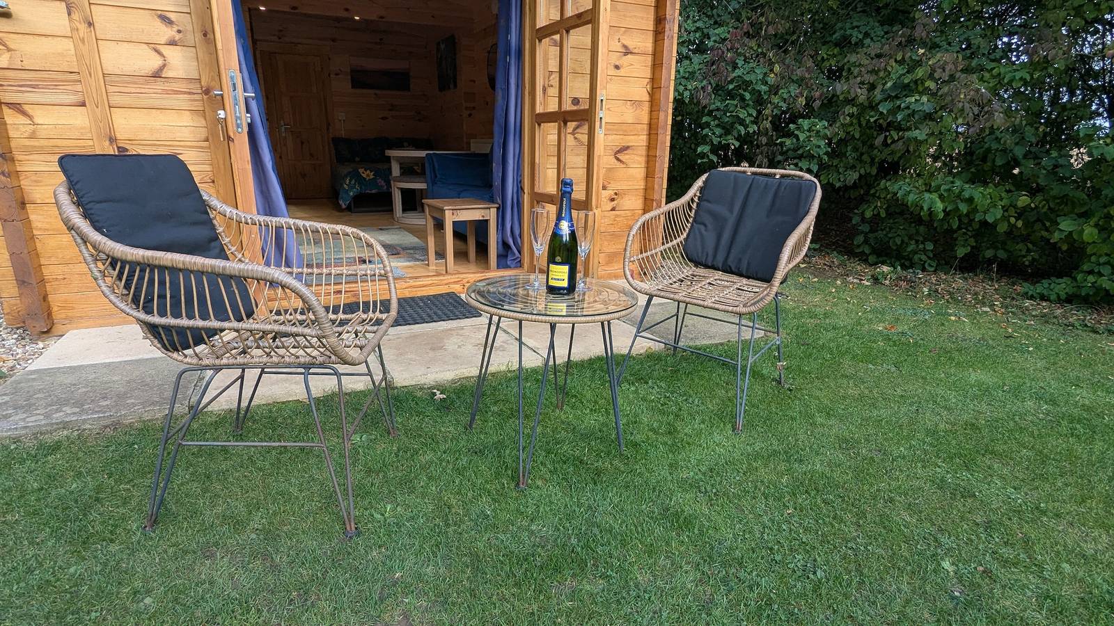 Snowdrop Lodge Dog friendly Nr Anderby Creek in Lincolnshire